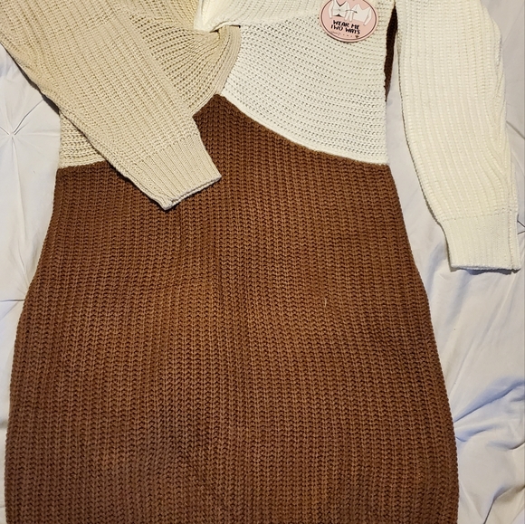 Unworn Sweater Dress, 2 ways to wear it.  Comfy and stylish - Picture 2 of 4